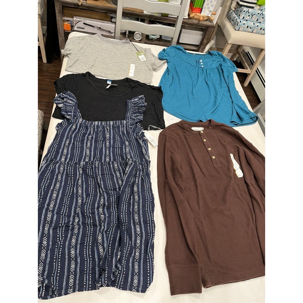 NWT‎ Bundle of 5 size small shirts and dress